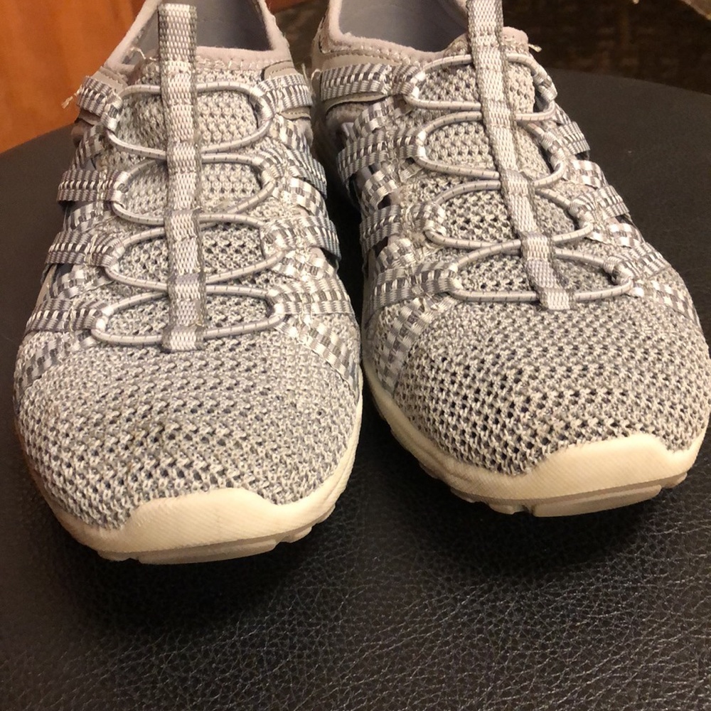Sketchers relaxed fit luxe foam grey size 7